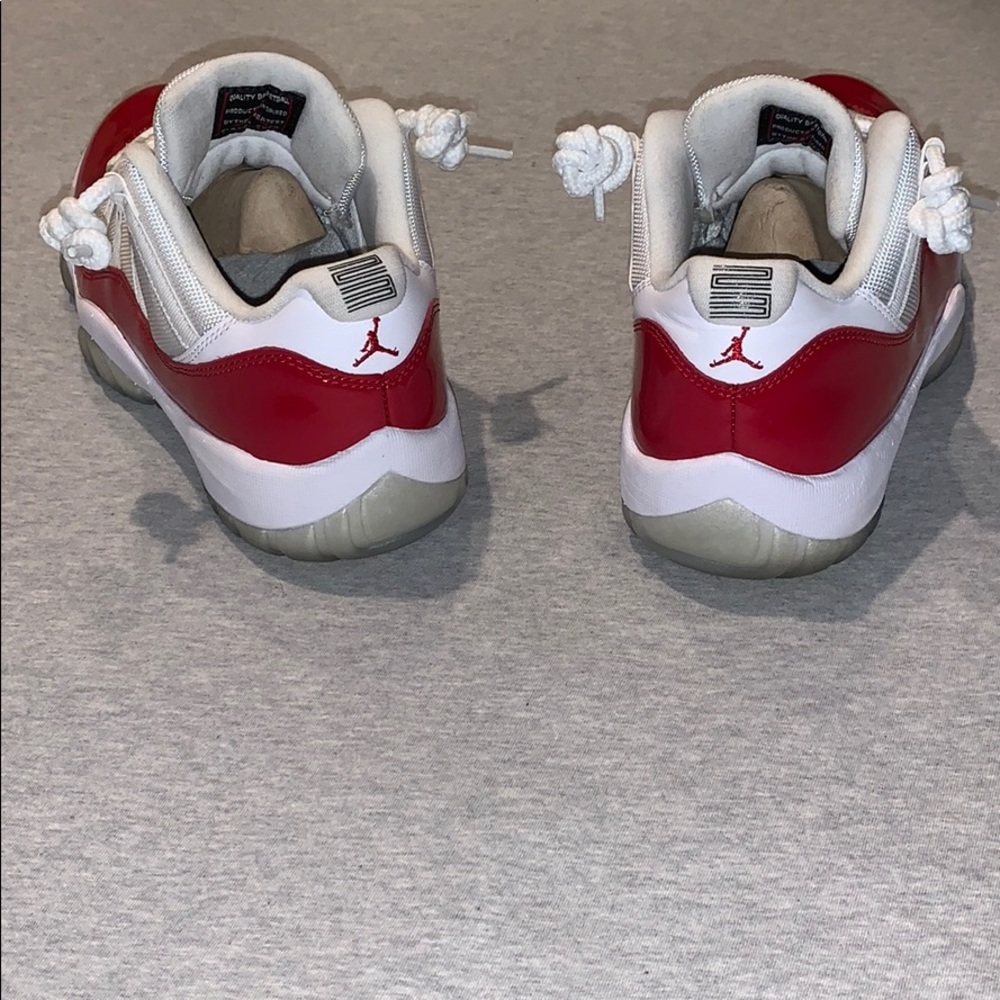 //SOLD// Air Jordan 11 Retro lows - Picture 4 of 4